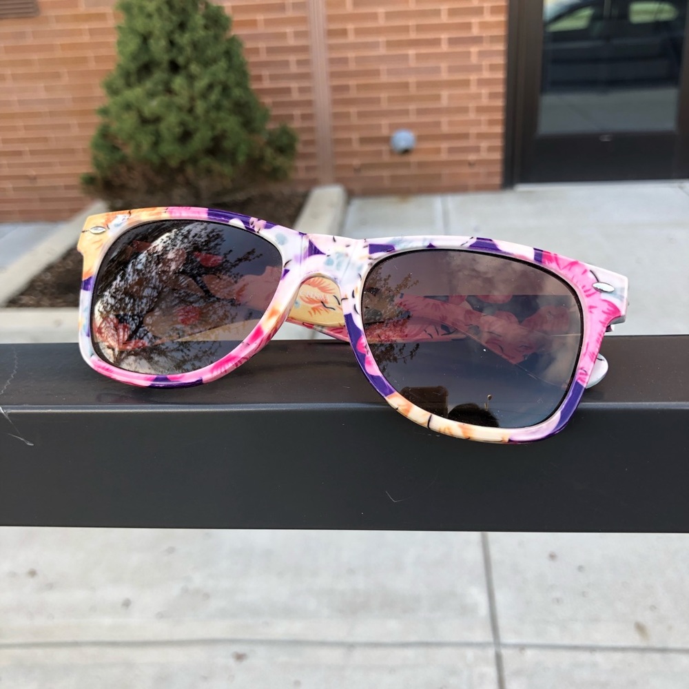 Floral Sunglasses - Picture 2 of 3